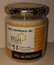 Miel de printemps – goût léger et fruité, issu des premières fleurs de l’année