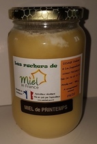 Miel de printemps – goût léger et fruité, issu des premières fleurs de l’année